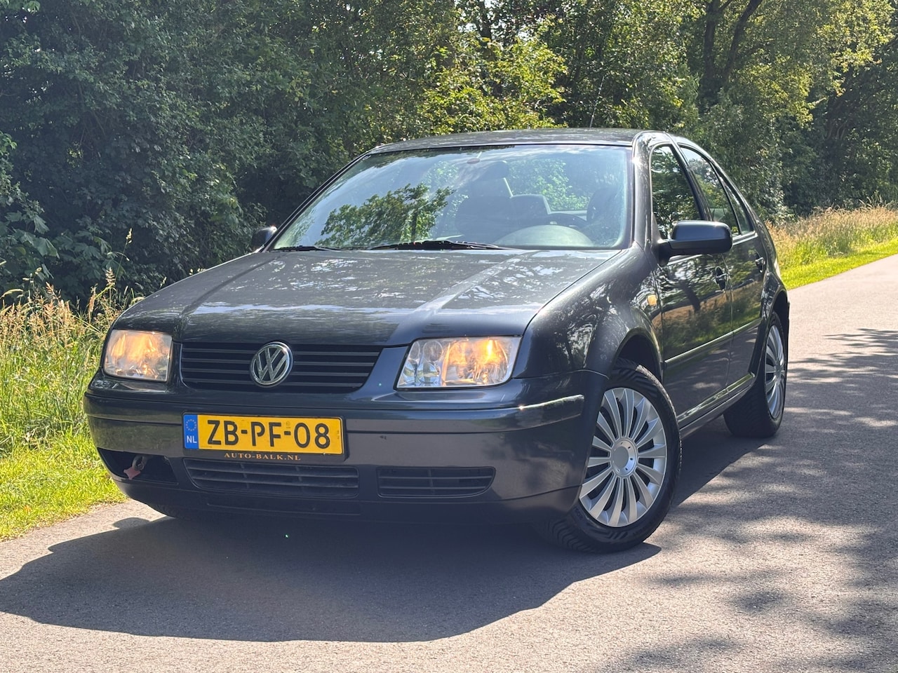 Volkswagen Bora - 1.6 Trendline 1.6 Trendline - AutoWereld.nl
