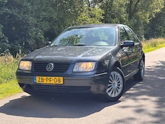 Volkswagen Bora - 1.6 Trendline