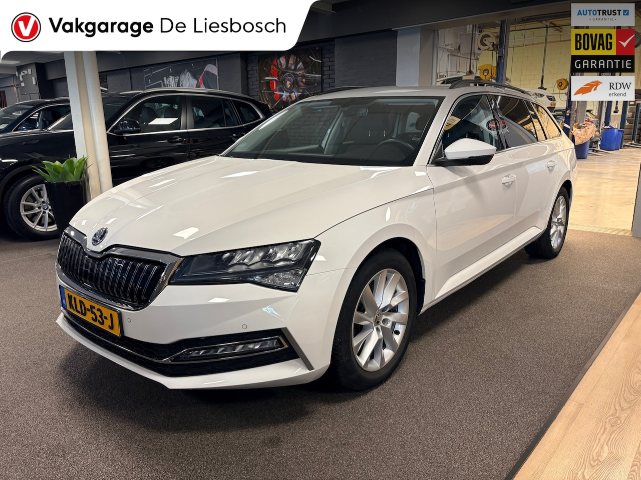 Skoda Superb Combi - 1.4 TSI iV phev Business Edition Plus / Navigatie / led / stoel verwarming - AutoWereld.nl