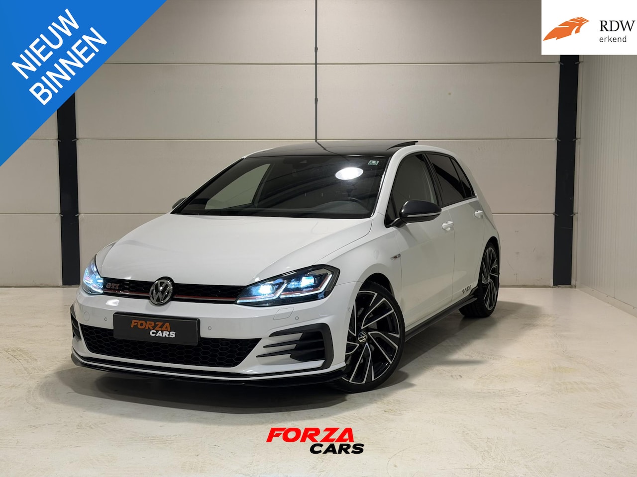 Volkswagen Golf - 2.0 TSI GTI TCR PANO | CAMERA | ACC - AutoWereld.nl