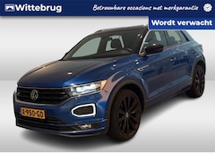 Volkswagen T-Roc - 1.5 TSI R-Line / Digitaal dashboard / Pano / Trekhaak / Camera / Parkeersensoren V+A / App