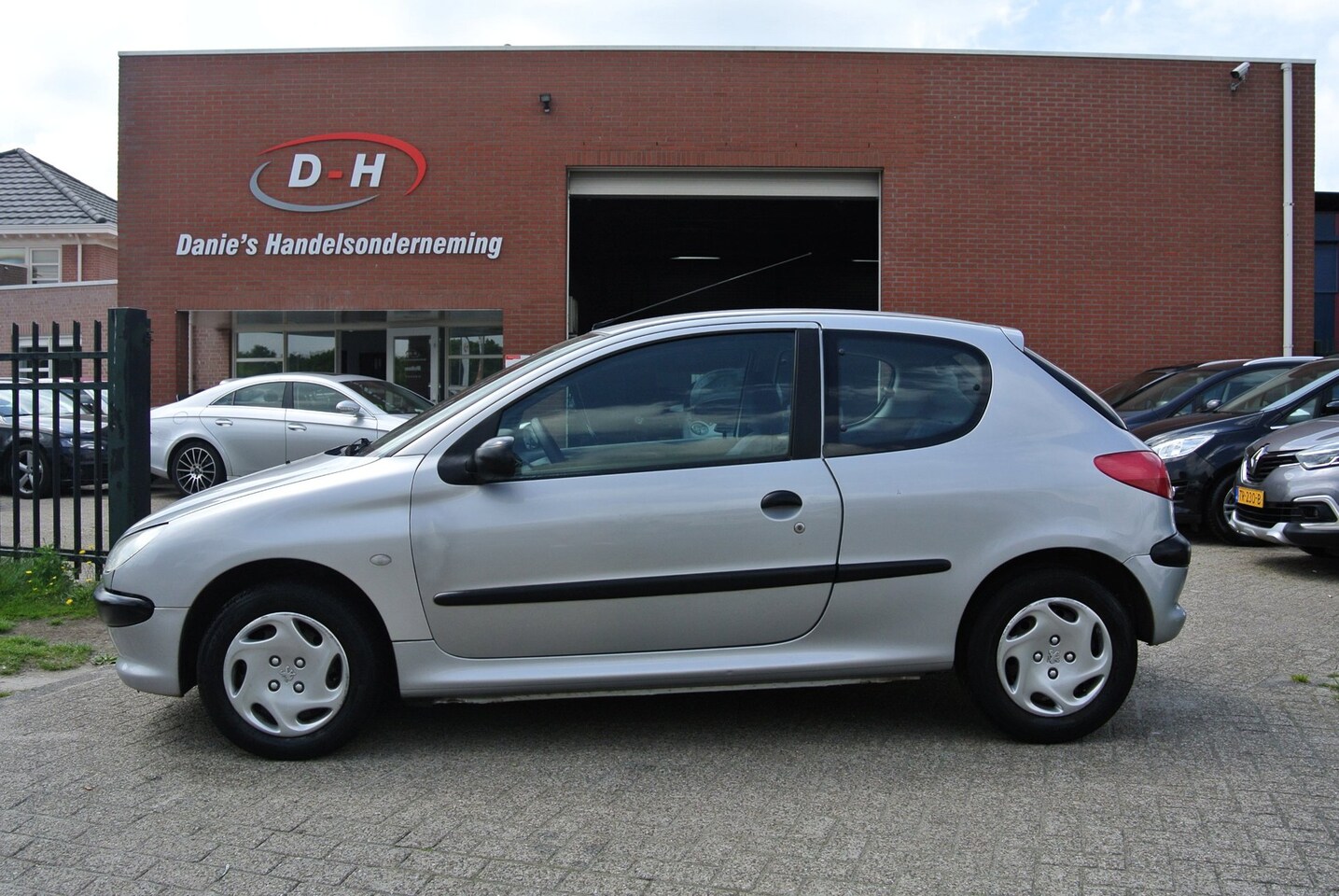 Peugeot 206 - 1.6-16V XT apk 24-04-2027 inruil mogelijk nap - AutoWereld.nl