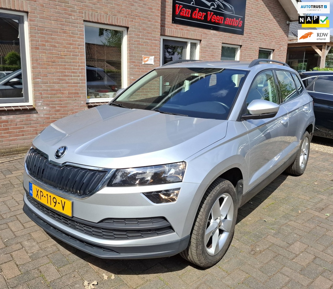 Skoda Karoq - 1.0 TSI Ambition Business. Dealer onderhouden! 2de eigenaar. Nieuwe distributieriem + w.po - AutoWereld.nl