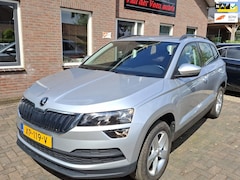 Skoda Karoq - 1.0 TSI Ambition Business. Dealer onderhouden 2de eigenaar. Nieuwe distributieriem + w.pom