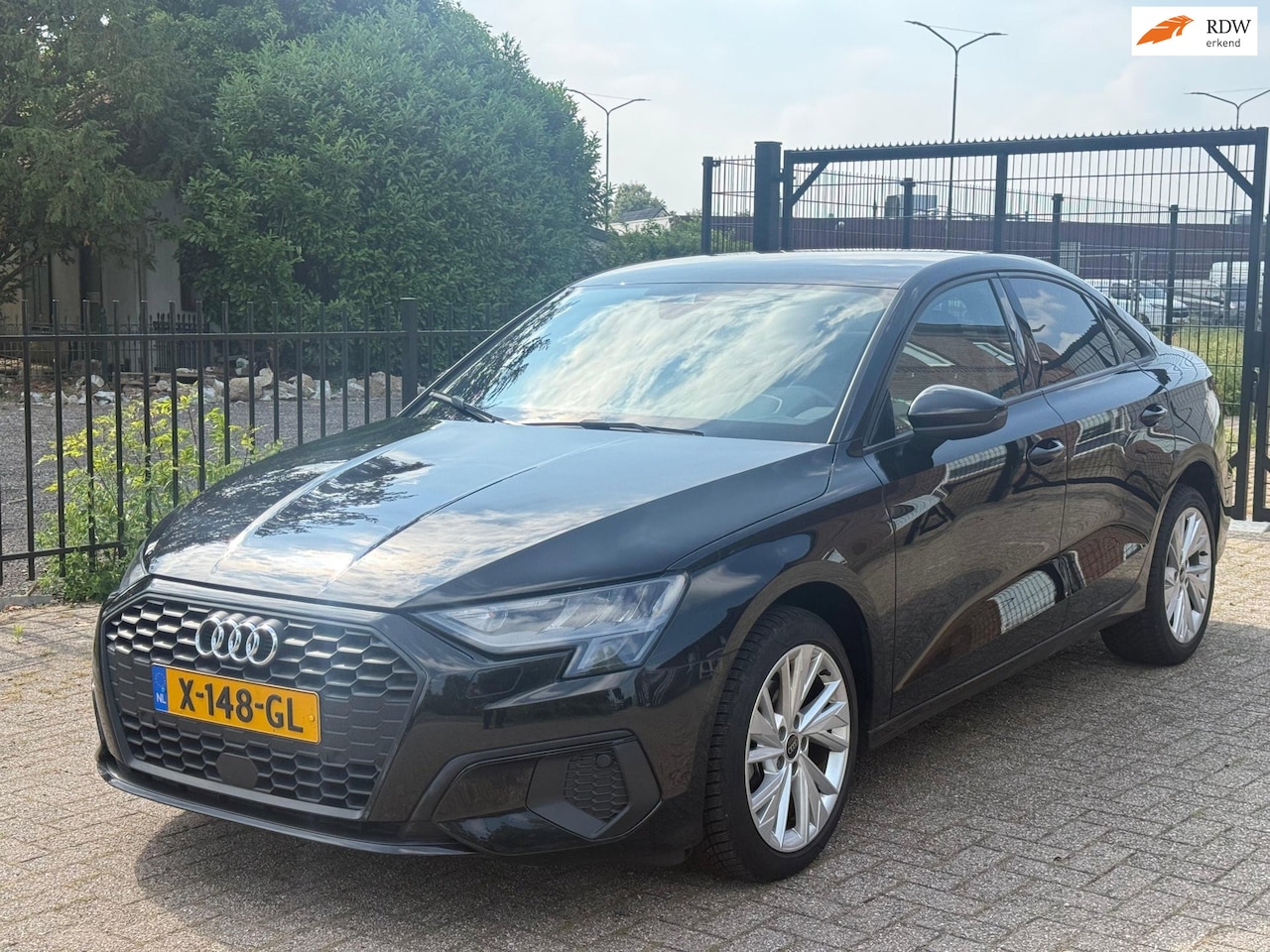Audi A3 Limousine - 30 TFSI Pro Line Hybride NAP - AutoWereld.nl