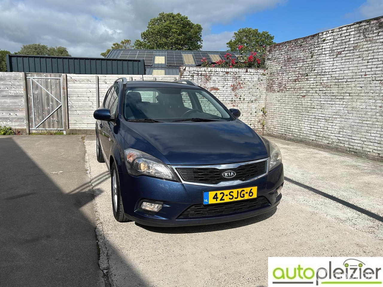 Kia Cee'd Sporty Wagon - 1.4 CVVT Navigator Plus Pack 1.4 CVVT Navigator Plus Pack, trekhaak - AutoWereld.nl