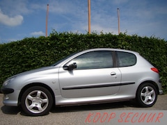 Peugeot 206 - 2.0-16V GTI