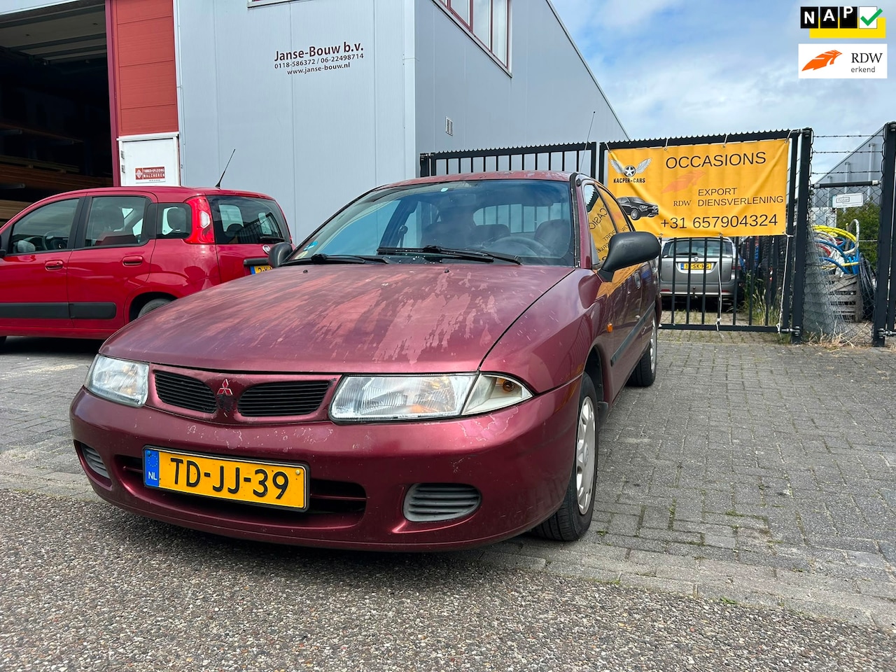 Mitsubishi Carisma - 1.6 GL Ijskoude airco!/BT/Stuurbekrachtiging/Centrale Vergrendeling - AutoWereld.nl