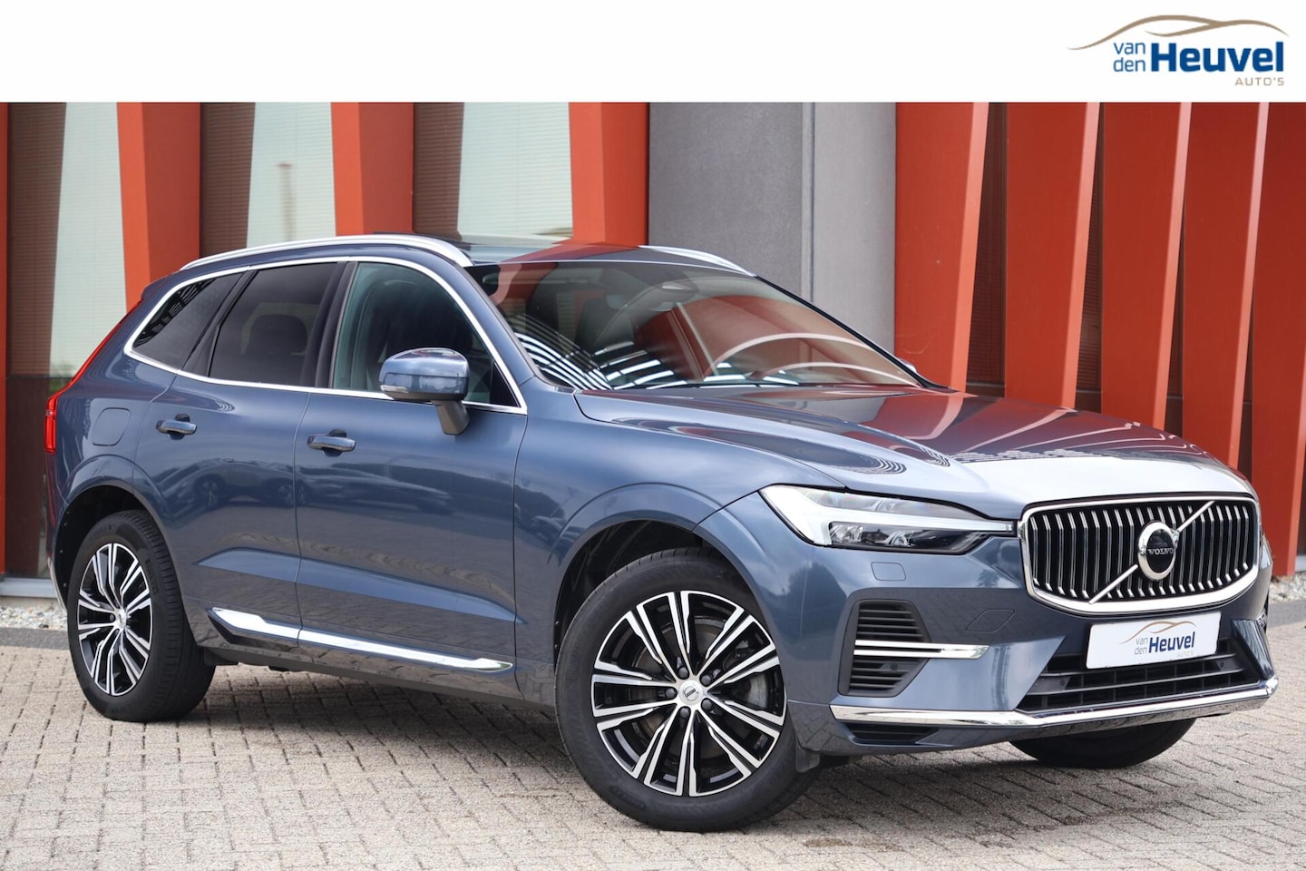 Volvo XC60 - T6 Recharge AWD Plus Bright | Long Range | Stoelverwarming | Trekhaak | Leder | Panoramada - AutoWereld.nl