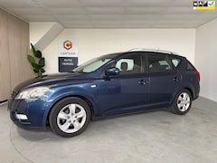 Kia Cee'd Sporty Wagon - 1.4 CVVT Navigator Plus Pack Airco, Navigatie, Trekhaak, LMV, AUR Camera