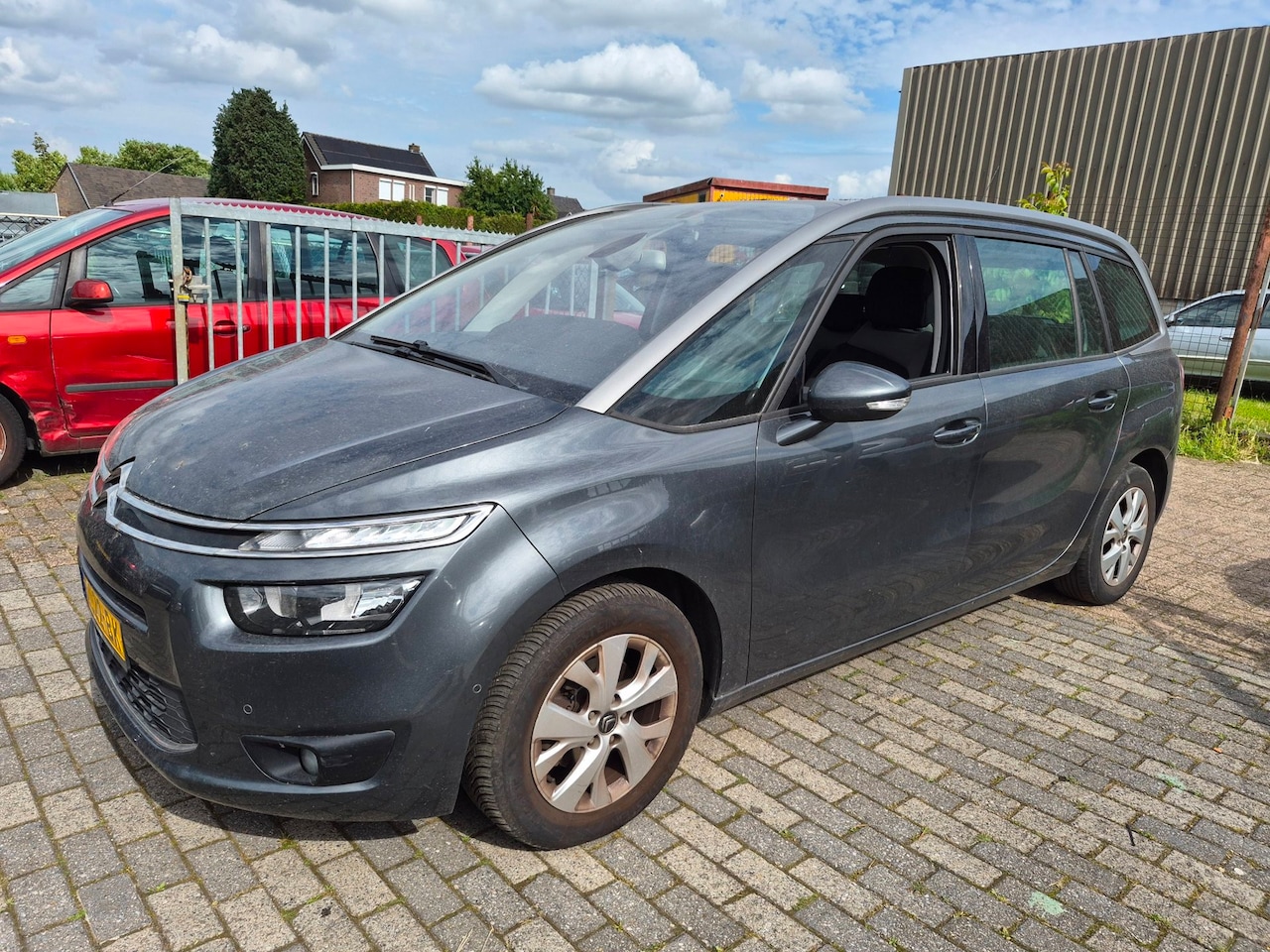 Citroën Grand C4 Picasso - 1.2 PureTech Start 1.2 PureTech Start , Motor loopt op twee cilinder. - AutoWereld.nl