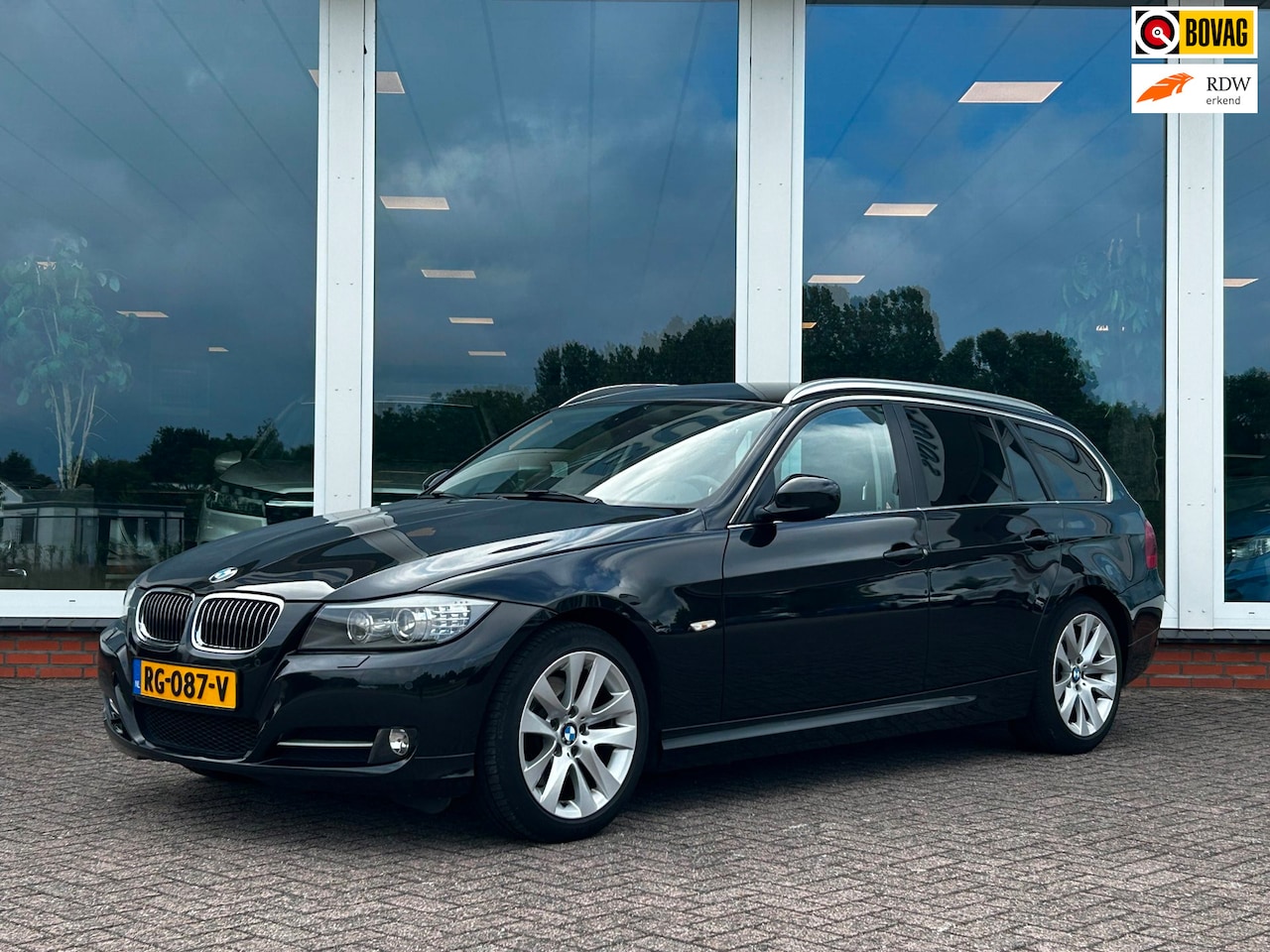 BMW 3-serie Touring - 320i Luxury Line - Navi - PDC - LM - AutoWereld.nl