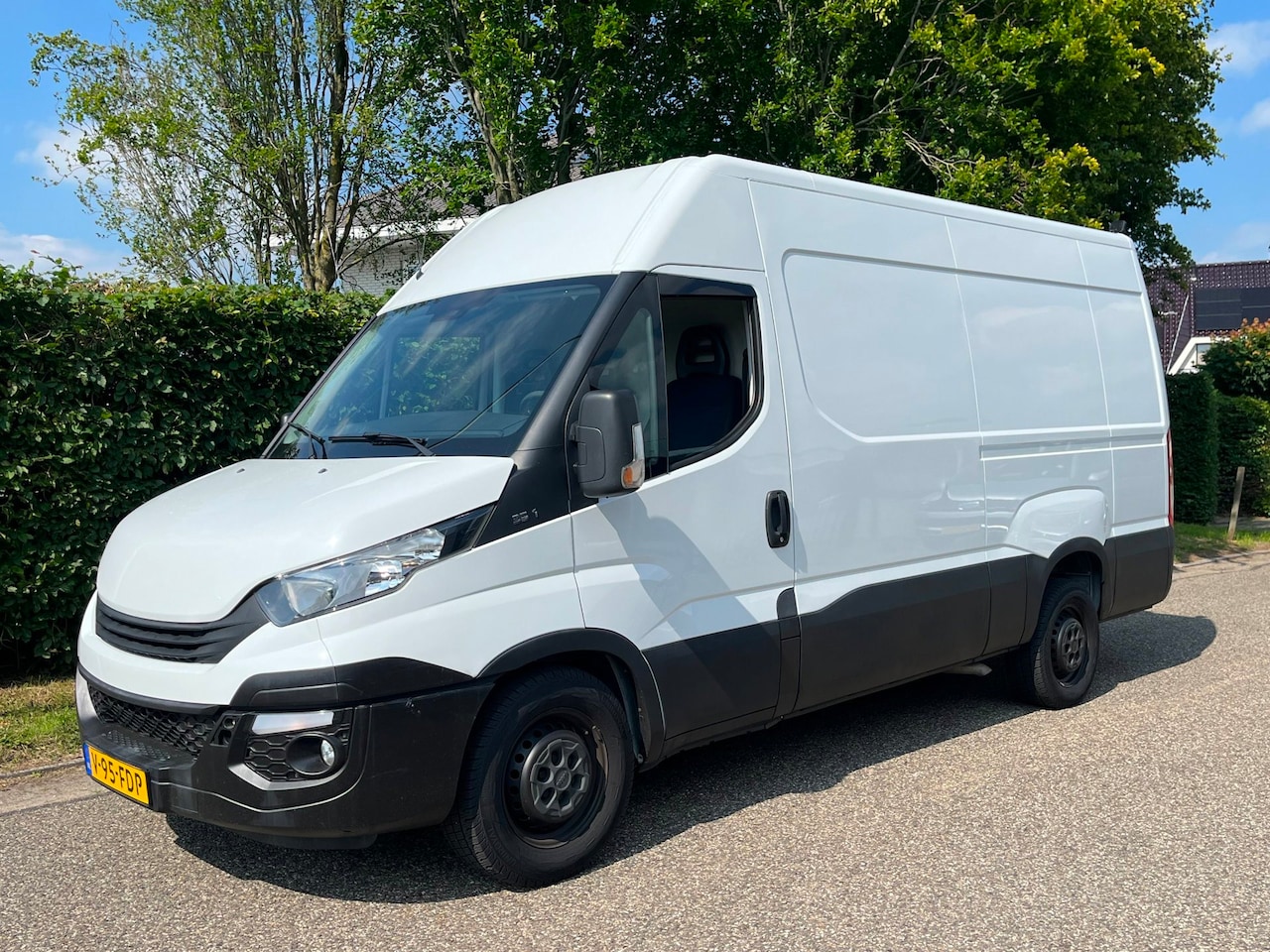 Iveco Daily - 35S14 L2H2 Euro 6 | Airco | 3500kg trekgewicht - AutoWereld.nl