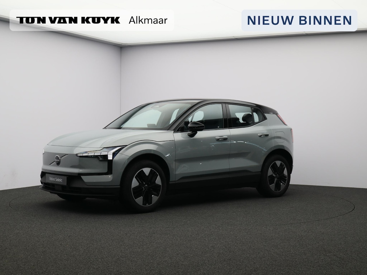 Volvo EX30 - Single Motor Plus 51 kWh stoelverwarming / stuurverwarming - AutoWereld.nl