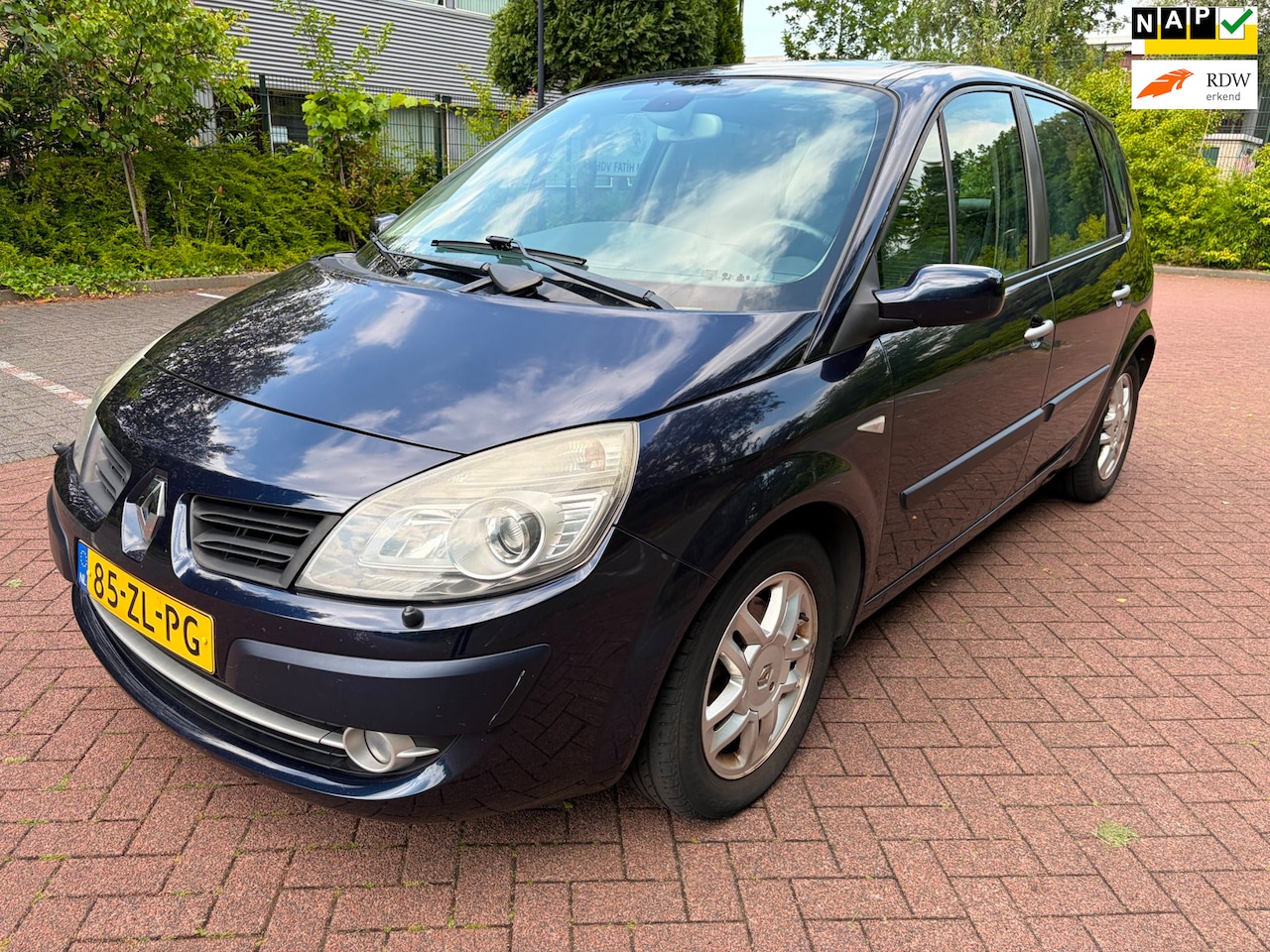 Renault Scénic - 2.0-16V Tech Line / Navi / 6-bak / Airco / Trekhaak - AutoWereld.nl