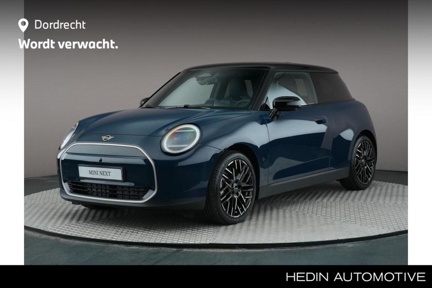 MINI 3-Deurs - Cooper E Favoured 40.7 kWh | Pakket L | Panoramadak | Comfort Access | Harman Kardon | - AutoWereld.nl