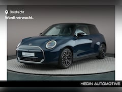 MINI 3-Deurs - Cooper E Favoured 40.7 kWh | Pakket L | Panoramadak | Comfort Access | Harman Kardon |
