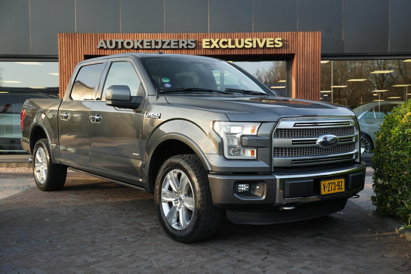 Ford F150 - USA 3.5 V6 Ecoboost SuperCrew Dubbel Cabine Panoramadak Leer Stoelvent. Camera Trekhaak DC - AutoWereld.nl