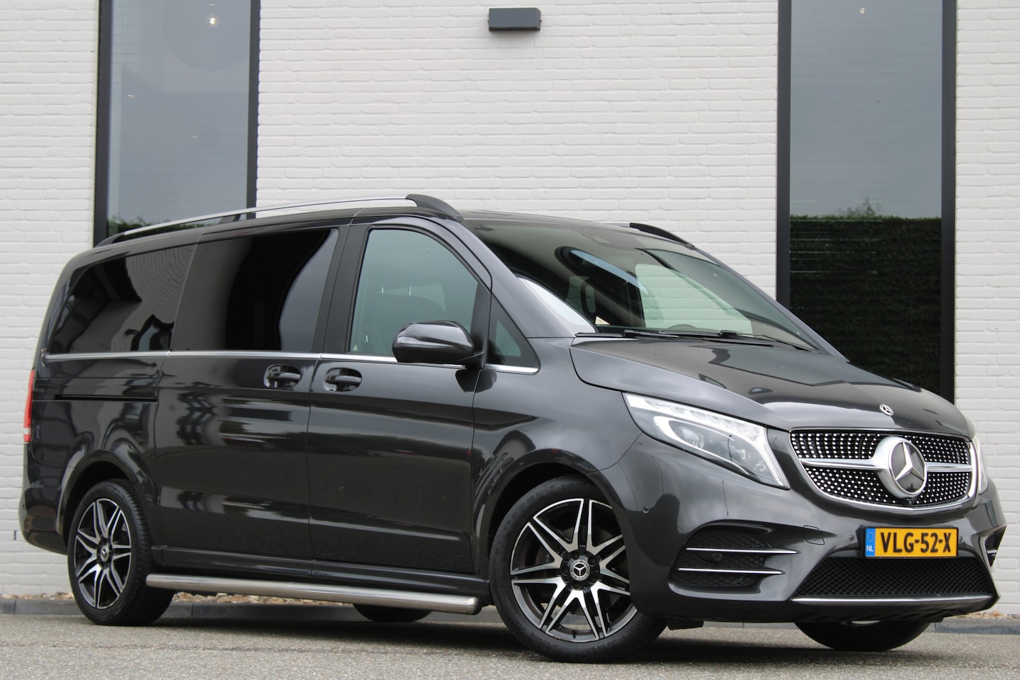 Mercedes-Benz V-klasse - 250d Lang / AMG / Enkel Cabine / Burmester / 2x Schuifdeur / Stoel Koeling / Vol Opties / - AutoWereld.nl