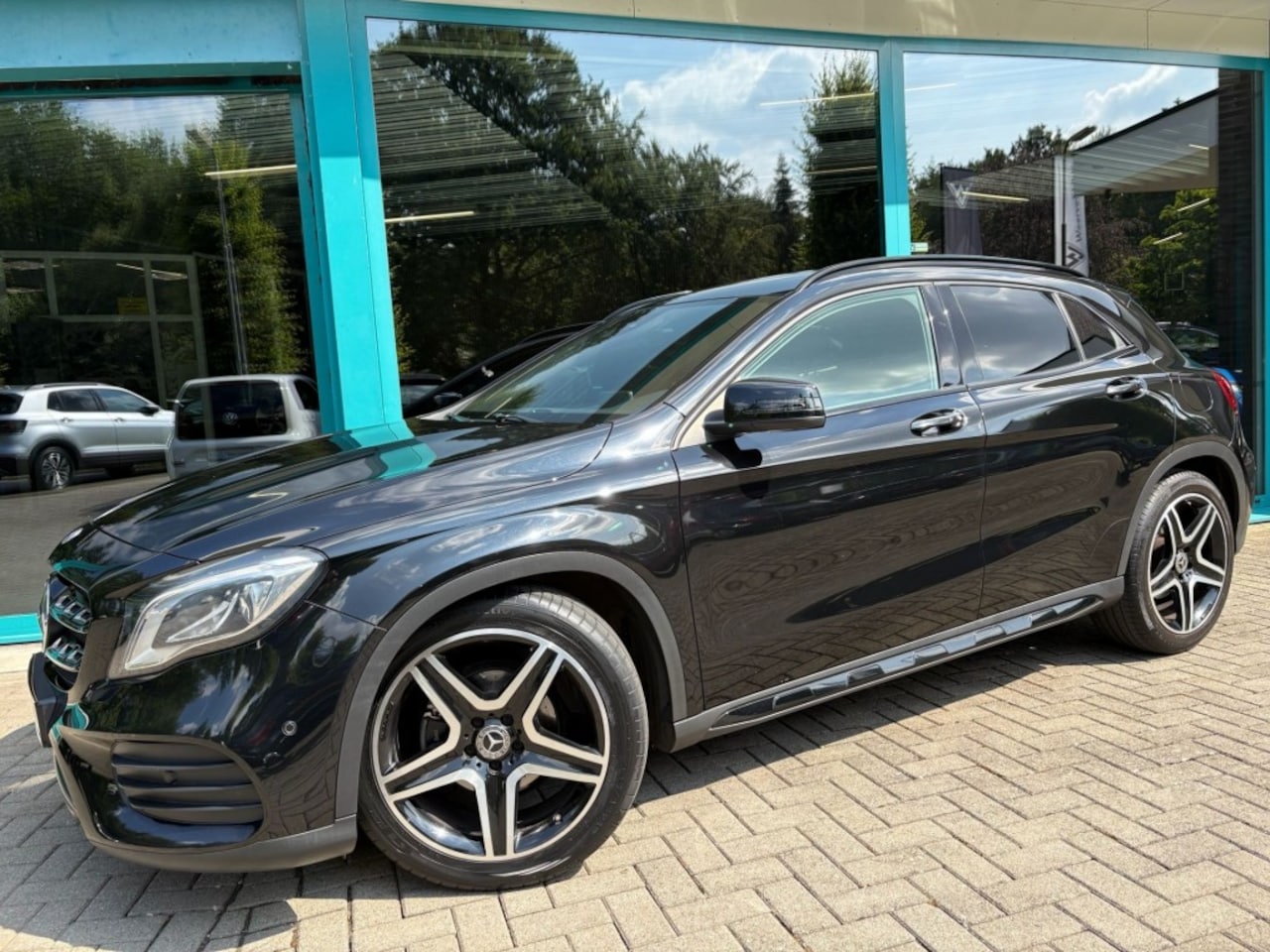 Mercedes-Benz GLA-Klasse - 180 AMG NIGHT LED, Navi, Camera, Cruise, 19Inch, NAP - AutoWereld.nl