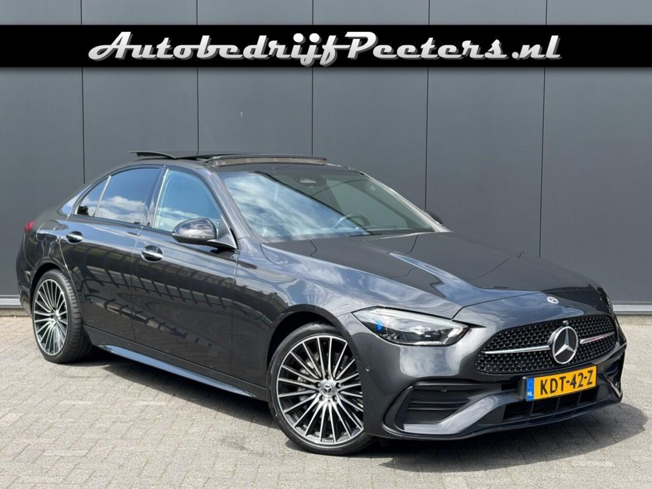 Mercedes-Benz C-klasse - C 300 e AMG Night Pano ACC HUD Sfeerlicht Memory Digital Light Camera MBUX - AutoWereld.nl