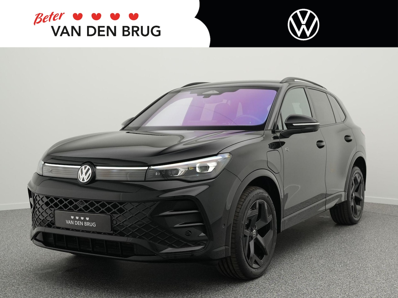 Volkswagen Tiguan - 1.5 eHybrid 204pk R-Line Edition | Trekhaak | Matrix LED | Stoelverwarming voor + achter | - AutoWereld.nl