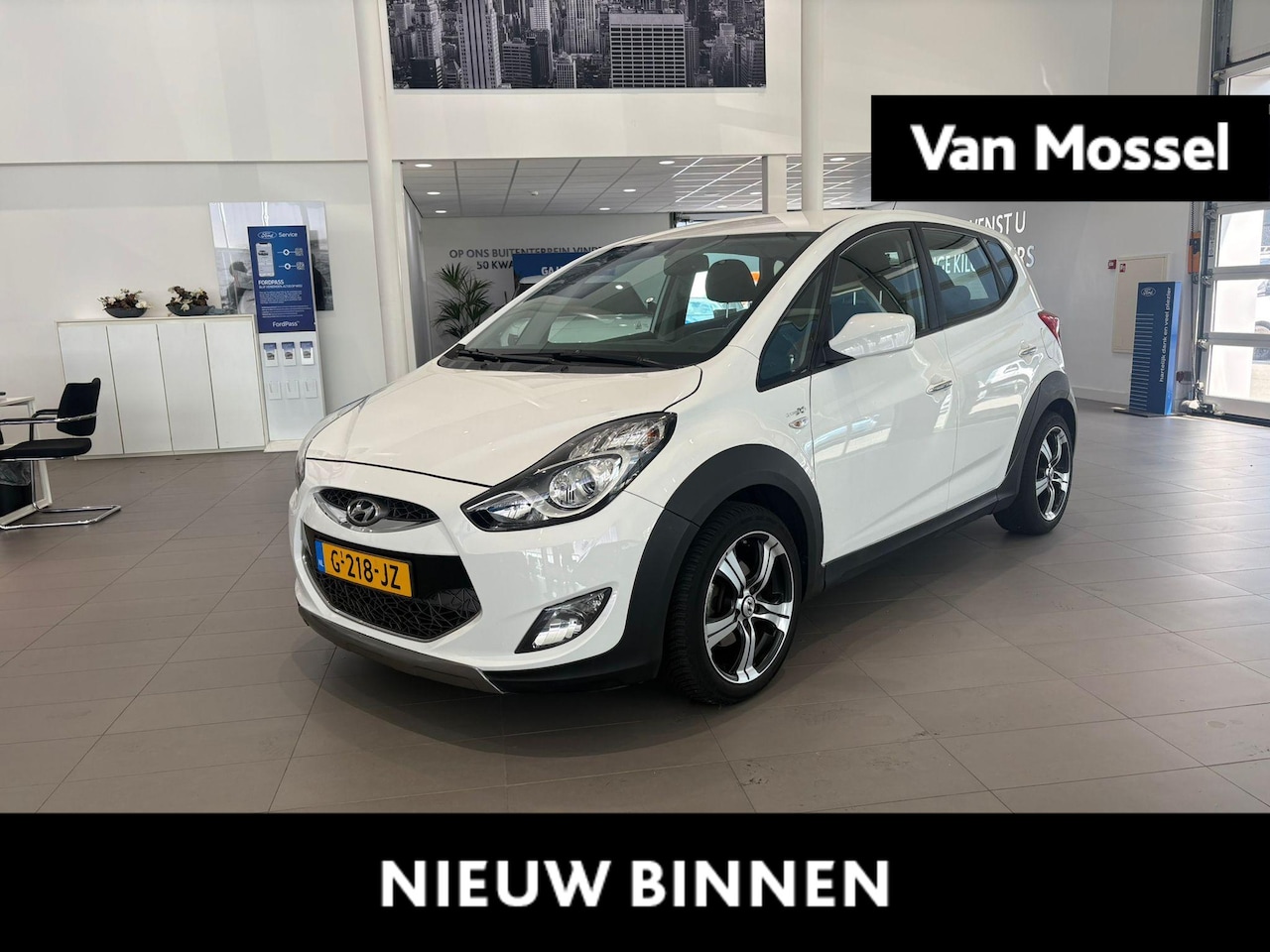 Hyundai ix20 - 1.6i i-Vision AUTOMAAT | PARKEER SENSOREN ACHTER | ALL WEATHER BANDEN - AutoWereld.nl