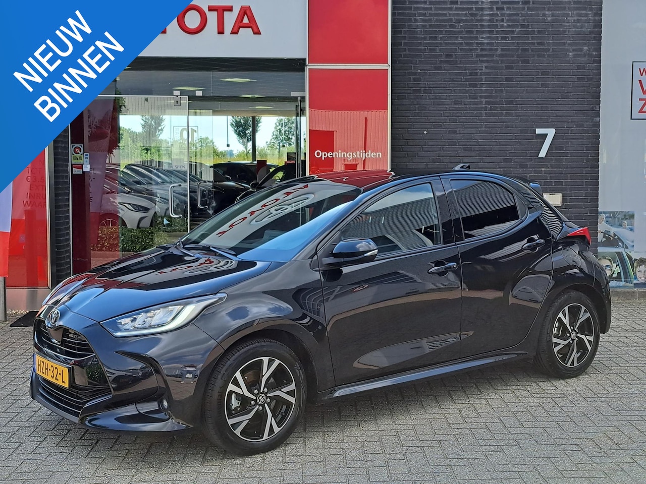 Toyota Yaris - 1.5 Hybrid 115 Dynamic STOEL/STUURWIELVERWARMING ADAPTIVE CRUISE CONTROL DRAADLOOS TEL. LA - AutoWereld.nl