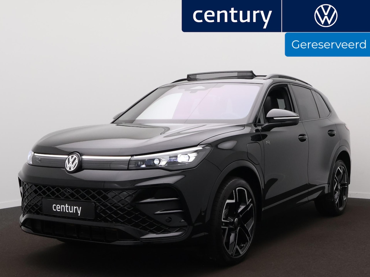 Volkswagen Tiguan - 1.5 eHybrid R-Line Business Automaat - Leer - Panoramaschuif-kanteldak - Trekhaak - IQ lig - AutoWereld.nl