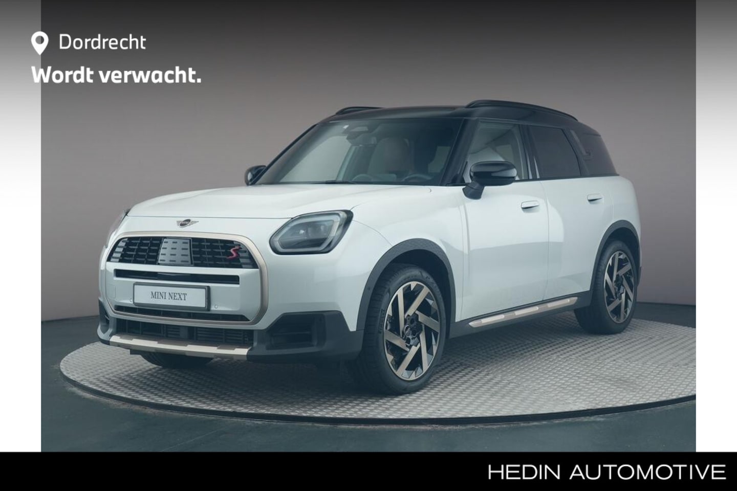 MINI Countryman - 2.0 S ALL4 Favoured 218 pk | Pakket M plus | Trekhaak | Panoramadak | Comfort Access | Stu - AutoWereld.nl