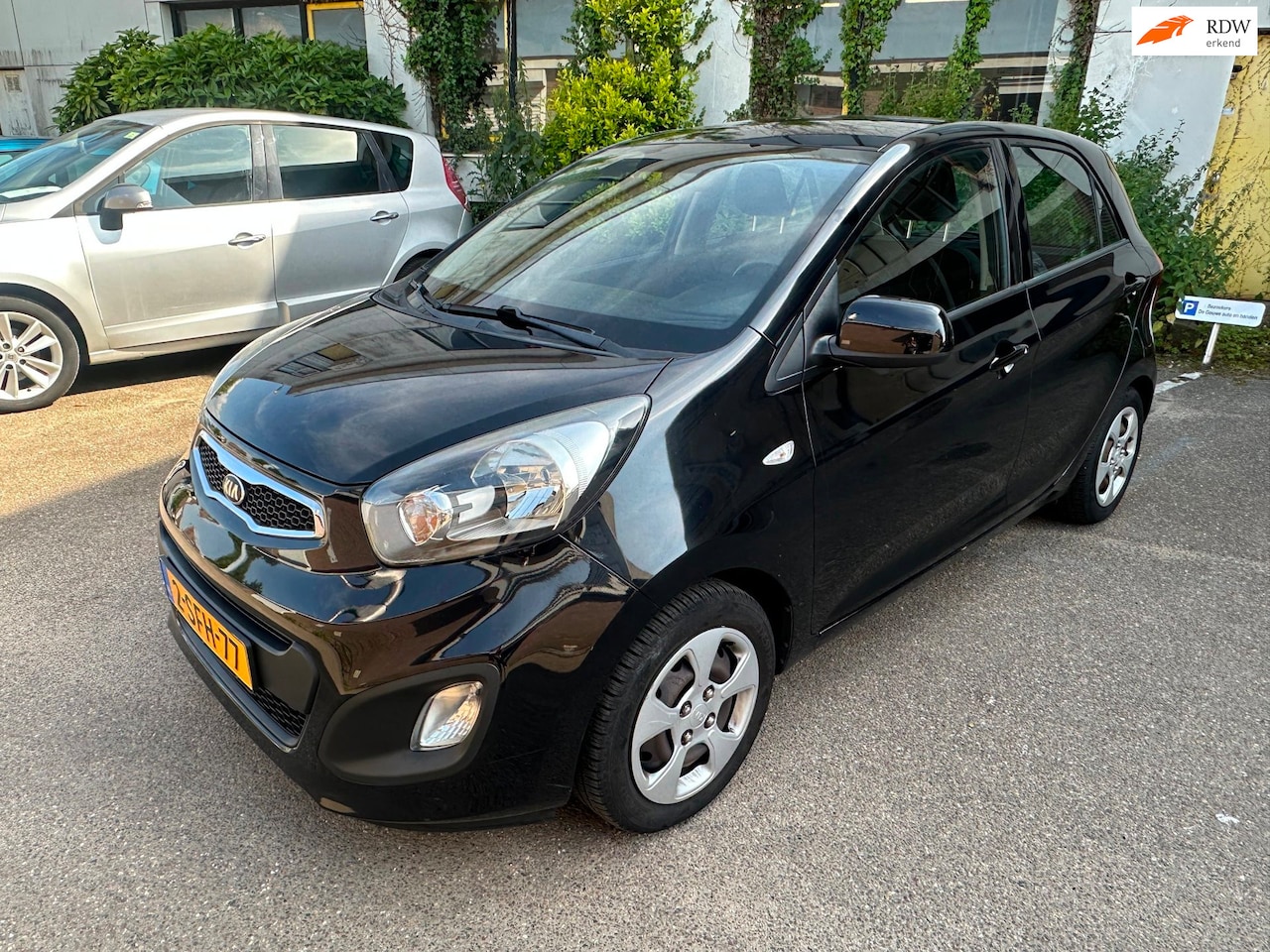 Kia Picanto - 1.0 CVVT ISG Comfort Pack/ Lage km stand/ Airco - AutoWereld.nl