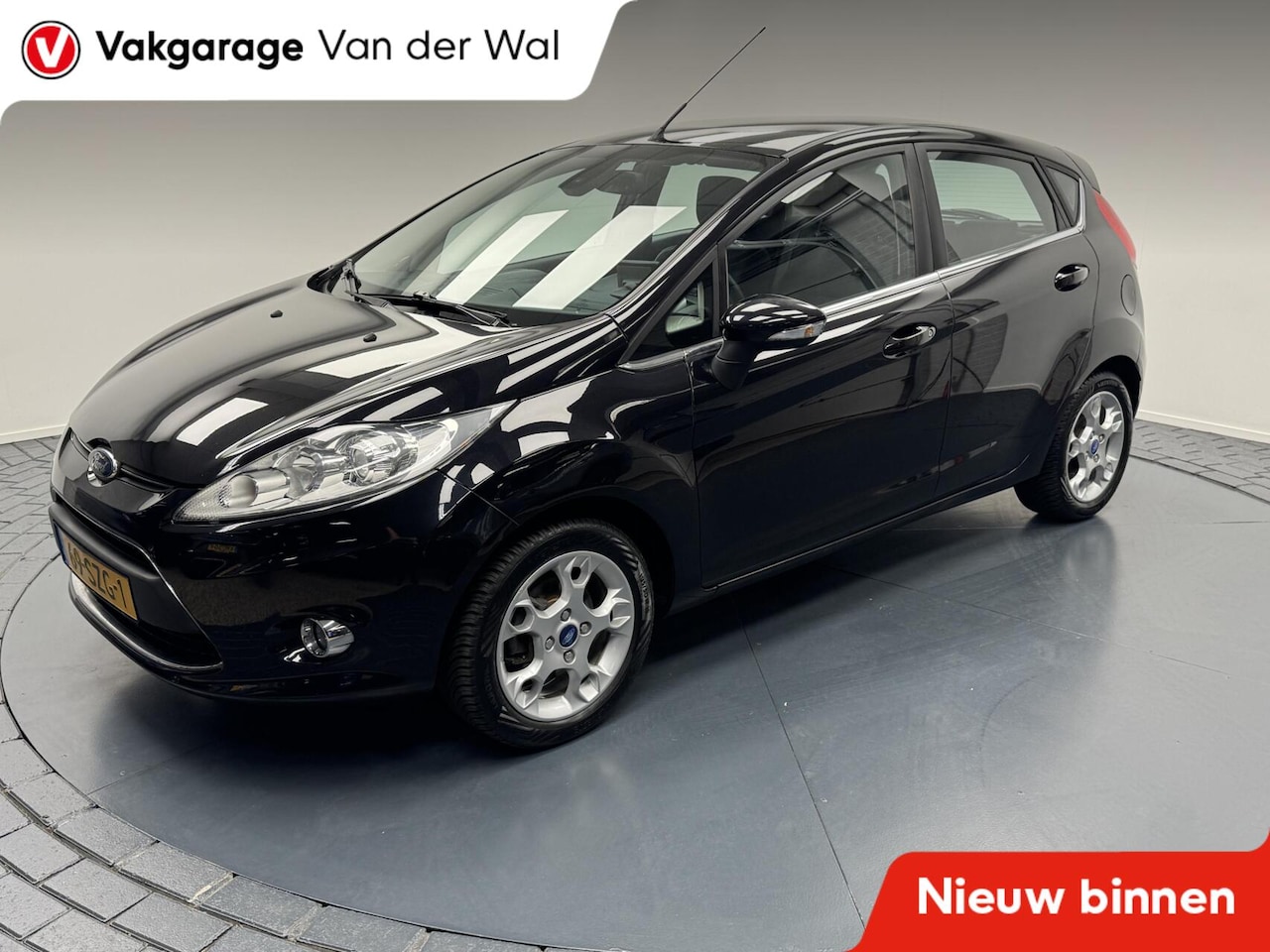Ford Fiesta - 1.25 Titanium Navigatie-Cr.contr-Clima-Parkeersensoren-Lm15''velgen - AutoWereld.nl