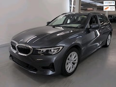 BMW 3-serie Touring - 330e Aut Live Coc.p Keyless LED All-in BTW