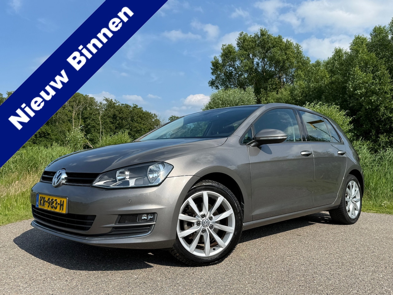 Volkswagen Golf - 1.4 TSI ACT Connected Series / Uniek 25.638 km / 1e Eigenaar / H-Leder / Camera / Navi / C - AutoWereld.nl