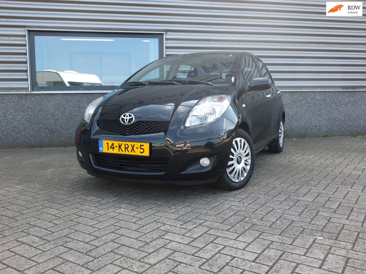 Toyota Yaris - 1.3 VVT-i | Climate Control | 6-bak |Afnb trekhaak | Zuinig | Nette staat - AutoWereld.nl