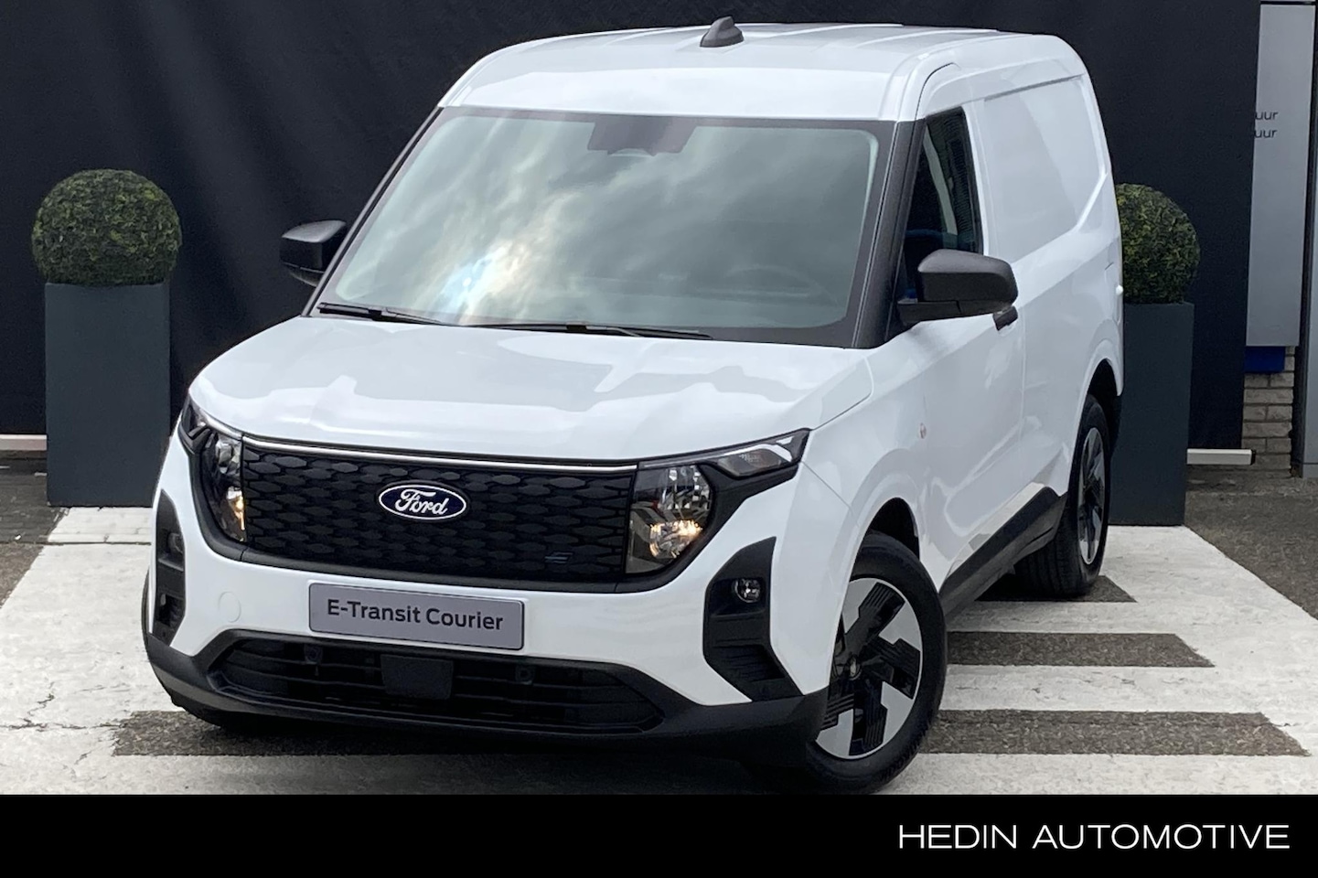 Ford Transit Courier - E-Transit Trend 46 kWh Prijs excl. afleverkosten - AutoWereld.nl