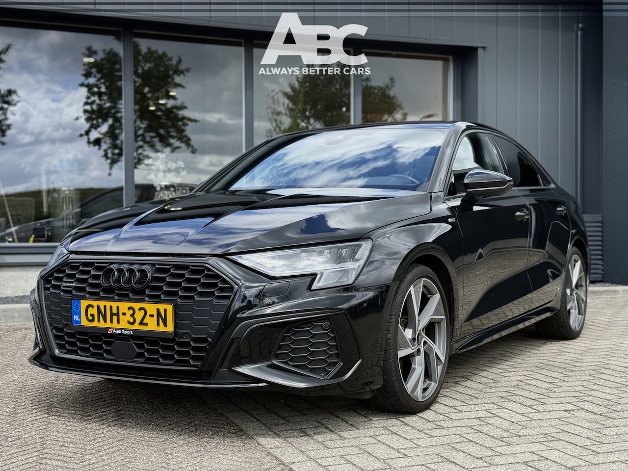 Audi A3 - 2.0 TFSI Quattro S3 S-line 190PK - AutoWereld.nl