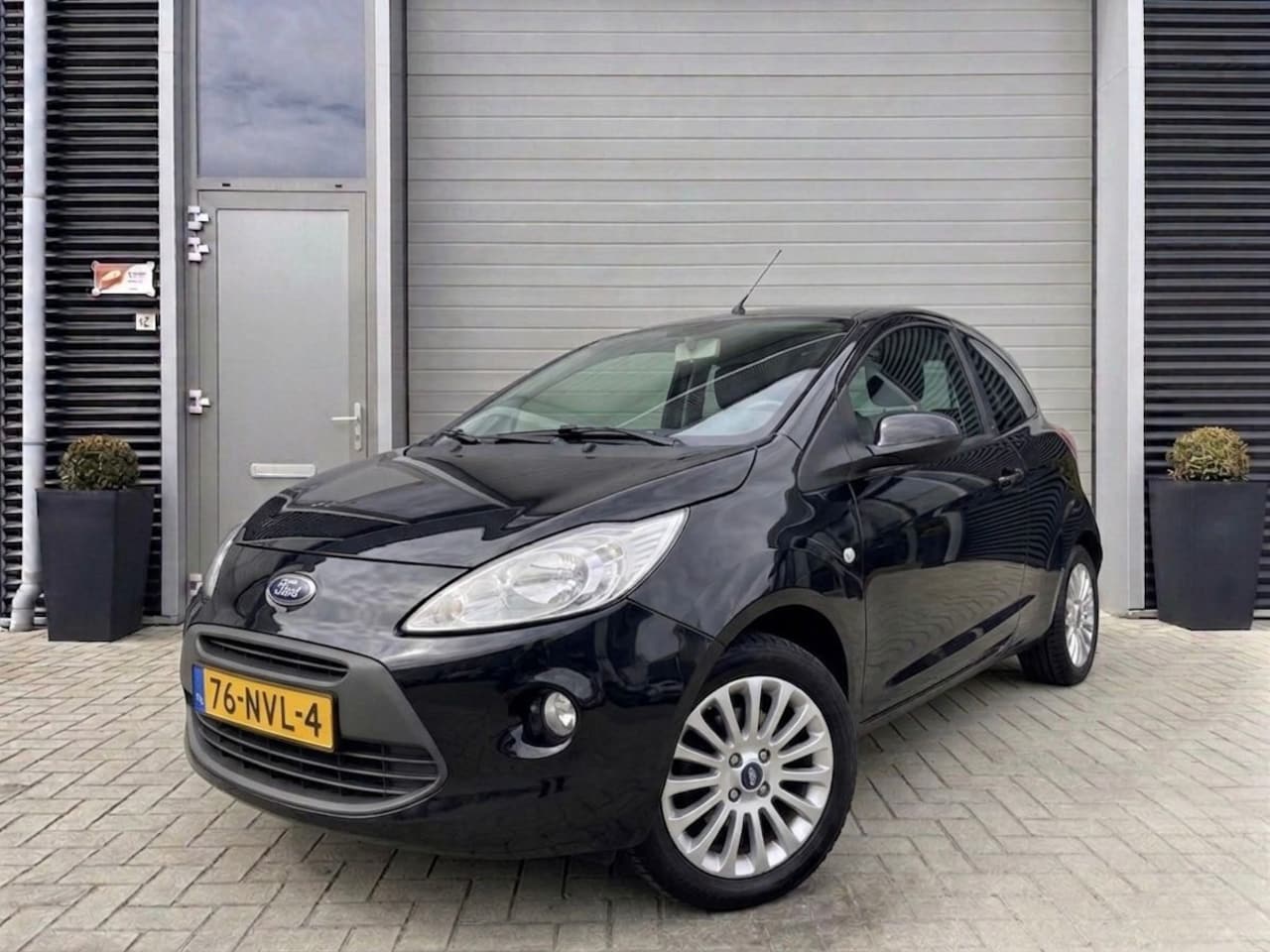 Ford Ka - 1.2 Titanium X/Panoramdak/Clima/Lichtmetaal/Volle uitvoering/ - AutoWereld.nl