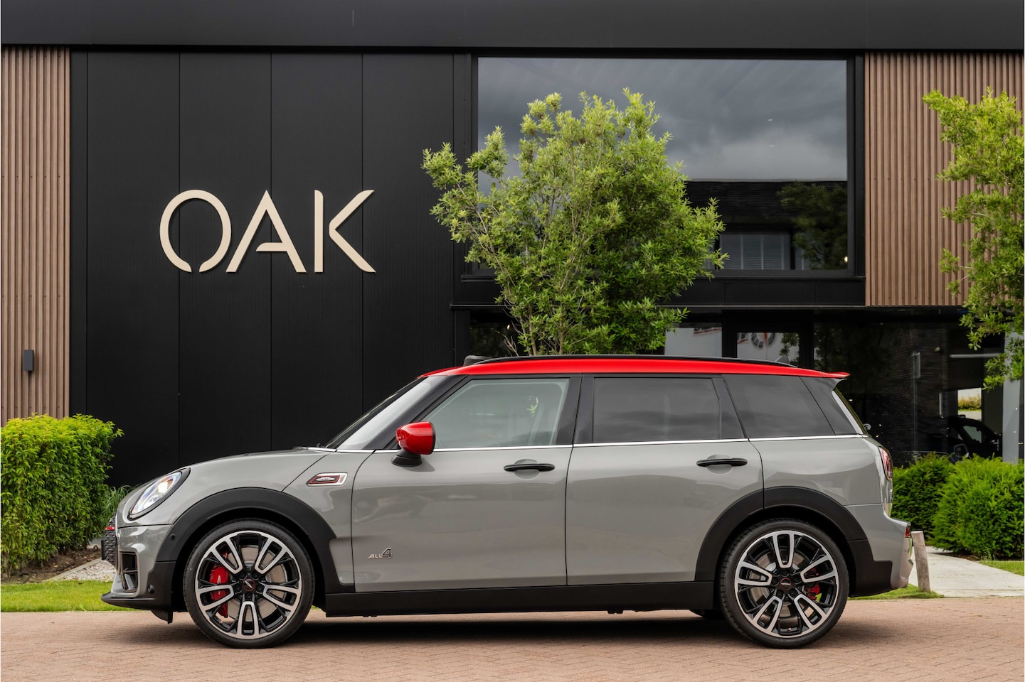 MINI Clubman - 2.0 JCW ALL4 F1 Aut. | Navi | Panorama | Leder | Memory | H&K | Head-Up | Camera | 19"LM | - AutoWereld.nl