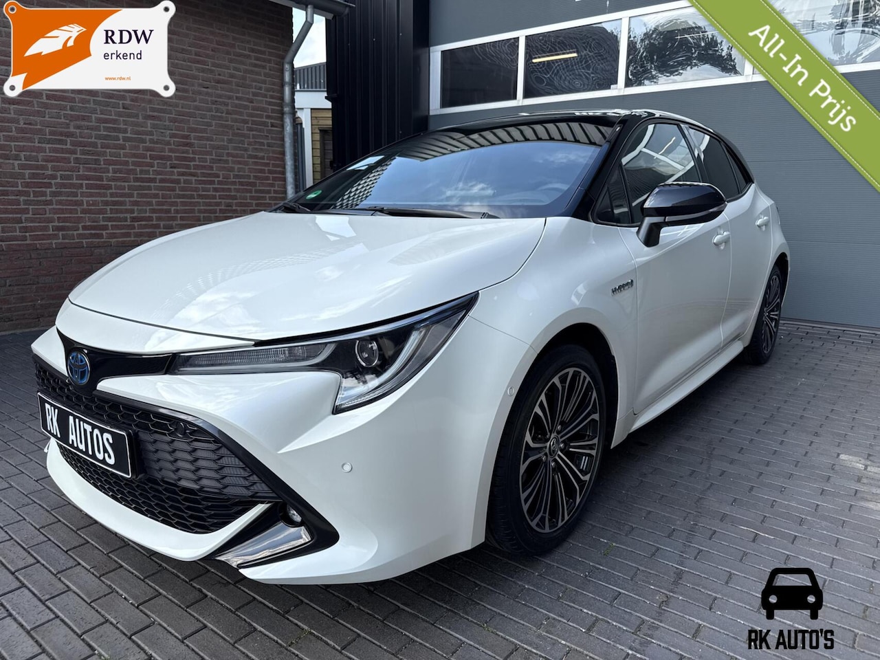 Toyota Corolla - 2.0 Hybrid Dynamic / Navi / Camera / Bi-Tone - AutoWereld.nl