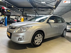 Hyundai i30 CW - 1.6i Dynamic/Airco/Navi/Apk nieuw bij aflevering