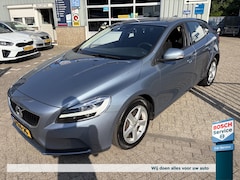 Volvo V40 - 1.5 T2 122PK Geartronic Kinetic - Navigatie - Parkeersensoren