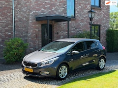 Kia Cee'd - 1.6 GDI Super Pack Premium Leder Navi Camera