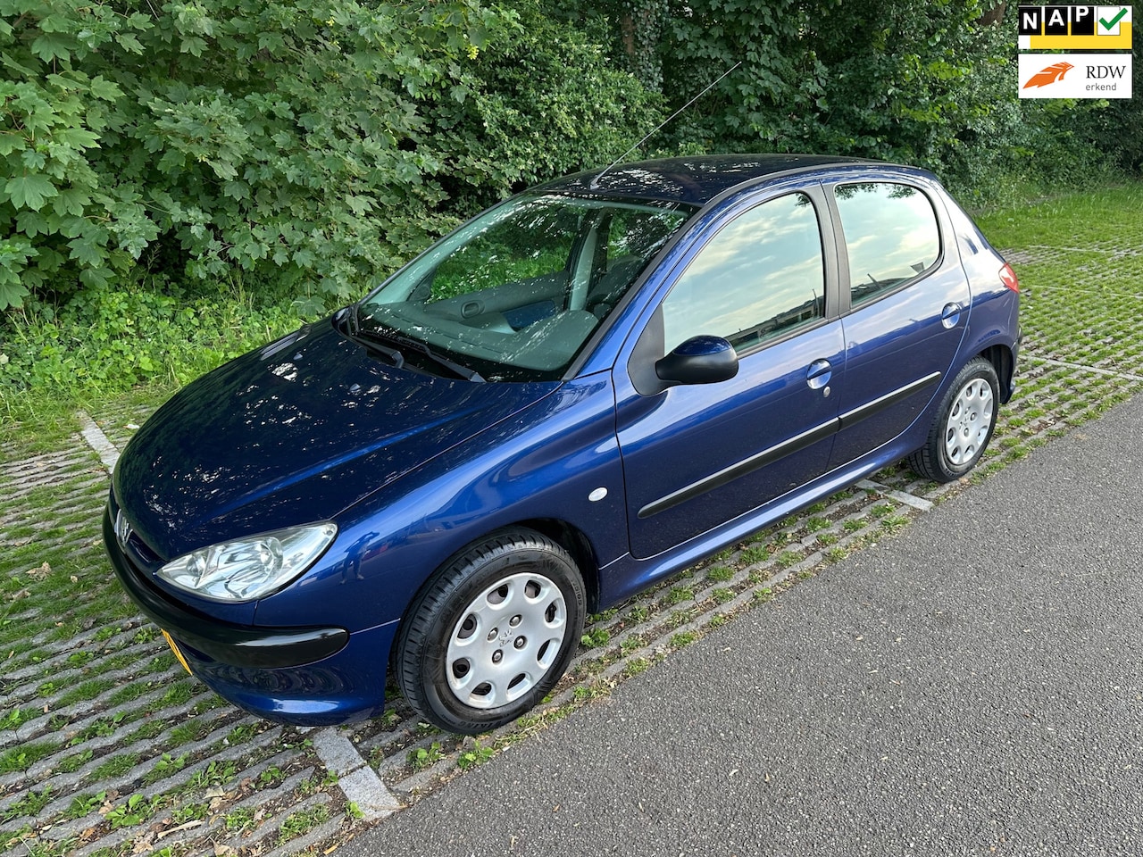 Peugeot 206 - 1.4 Air-line Automaat Airco 107DKM NAP - AutoWereld.nl