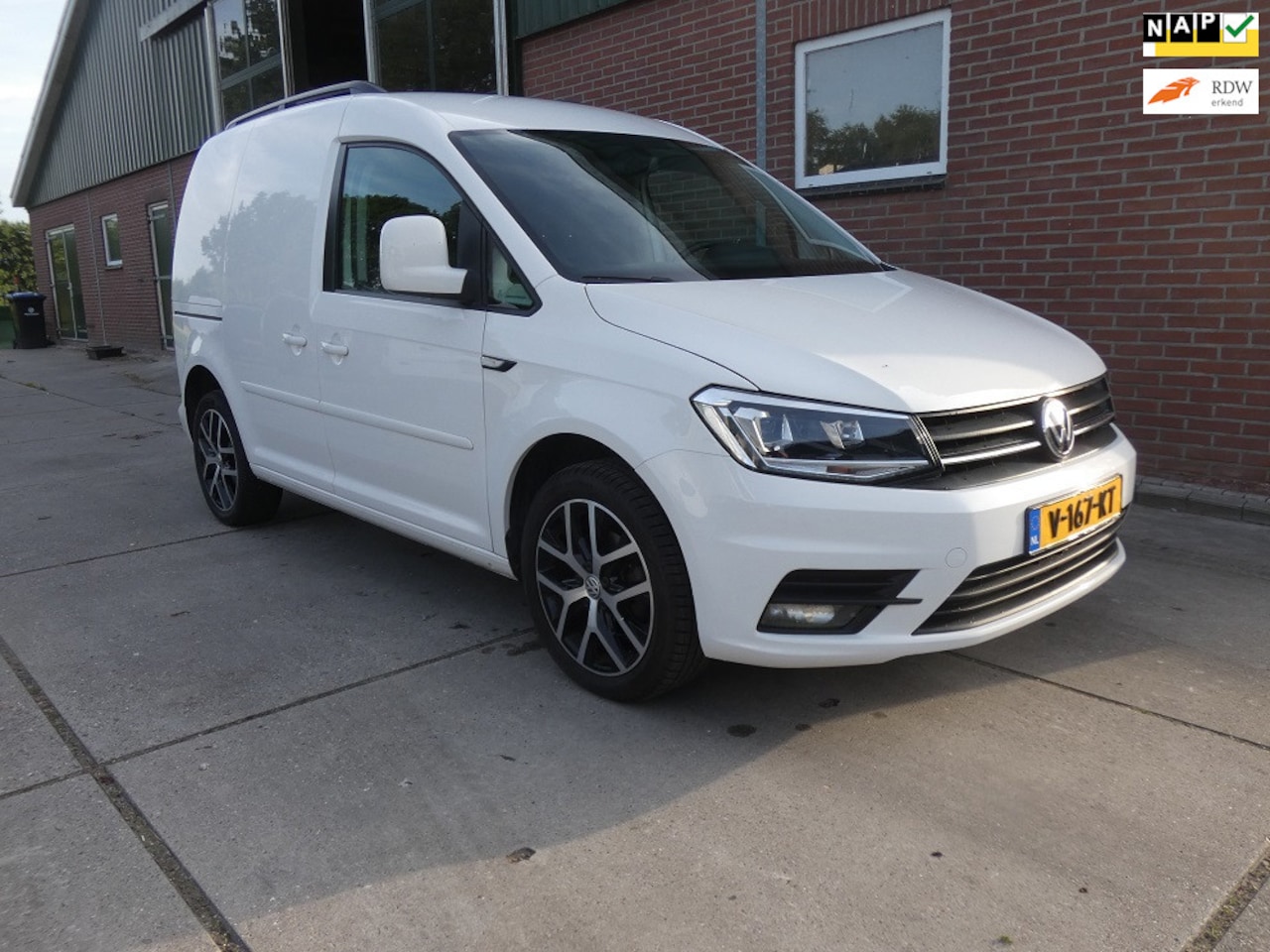 Volkswagen Caddy - 2.0 TDI L1H1 Highline* aut* leder*navi/cam* - AutoWereld.nl