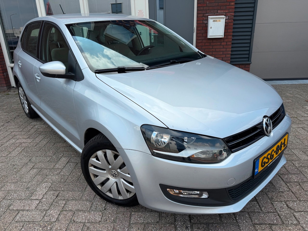 Volkswagen Polo - 1.4-16V Comfortline / Navi / Clima / Cruise / AUT / 5DRS - AutoWereld.nl