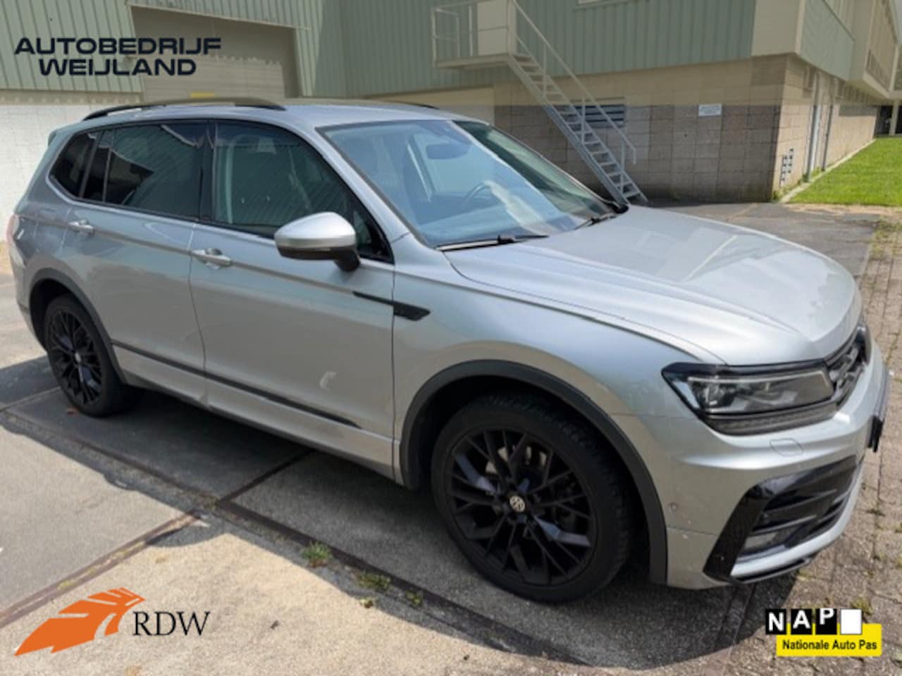 Volkswagen Tiguan Allspace - 2.0 TSI 4Motion Highline Business R 7p. 190PK I R-Line I Virtual I 20" I Winterpakket I 24 - AutoWereld.nl