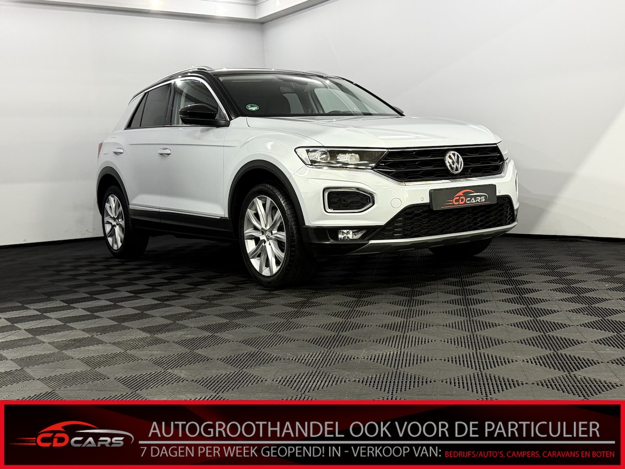 Volkswagen T-Roc - 1.0 TSI Style Apple carplay, Parkeersensoren, Virtual desk, Cruise control adaptief, Elekt - AutoWereld.nl