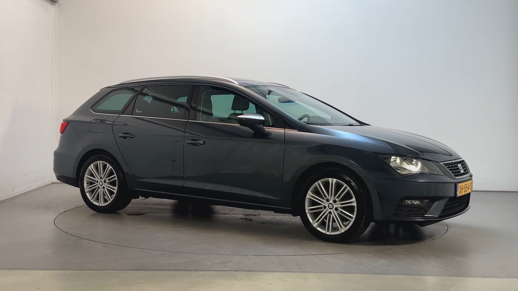 SEAT Leon ST - 1.5 TSI 150pk DSG Xcellence Business Intense Panoramadak Parkeersensoren Climate Control - AutoWereld.nl