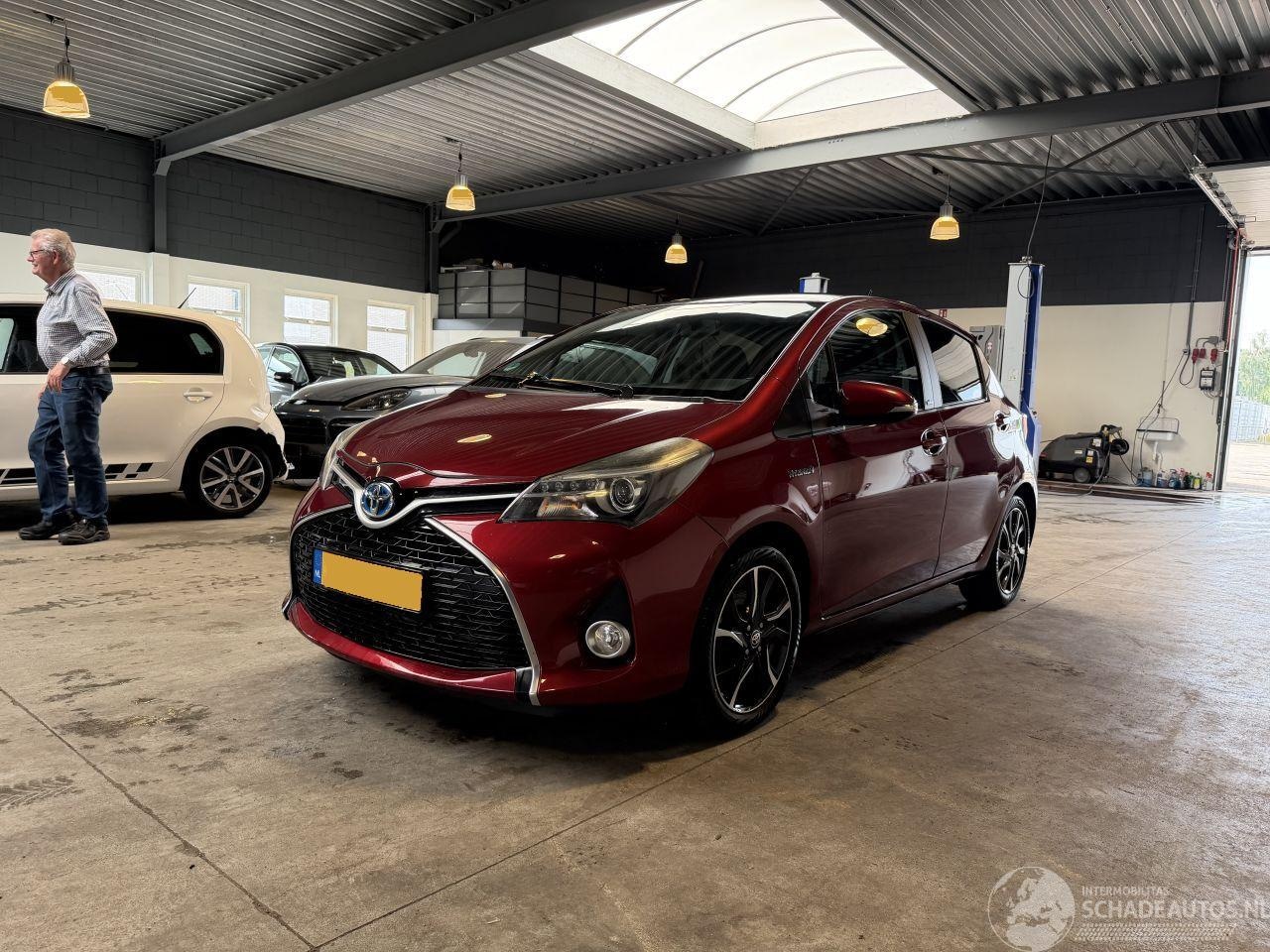 Toyota Yaris - 1.5 Hybrid Volcano Edition 1.5 Hybrid Volcano Edition - AutoWereld.nl